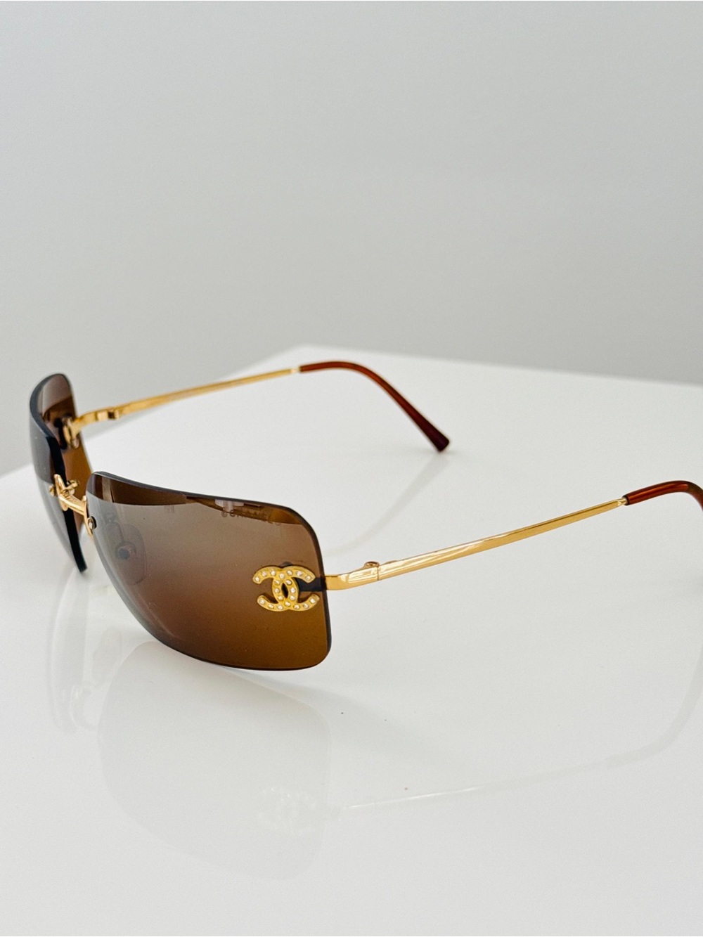 CHANEL Brown Rimless Sunglasses with Gold CC Accents - Picture 3 of 14